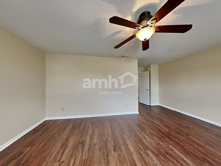 1221 Redwood Dr — Photo 23