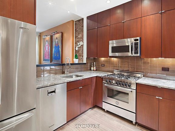 3rd image of 305 W 98th St APT 1BN