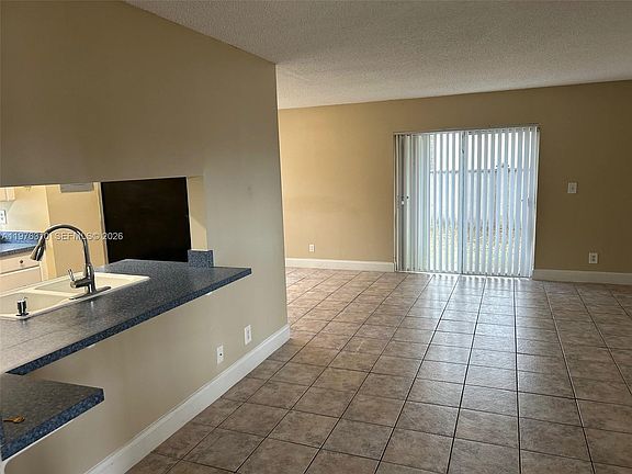 4th image of 301 SW 86th Ave APT 102