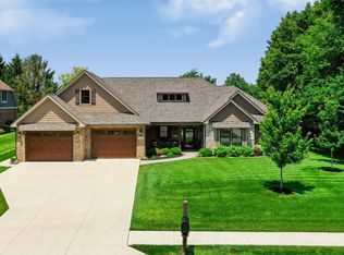 180 Hidden Glen Dr, Greenfield, IN 46140