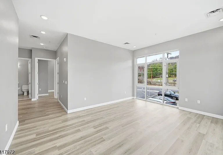 271 Millburn Ave #2D — Photo 16