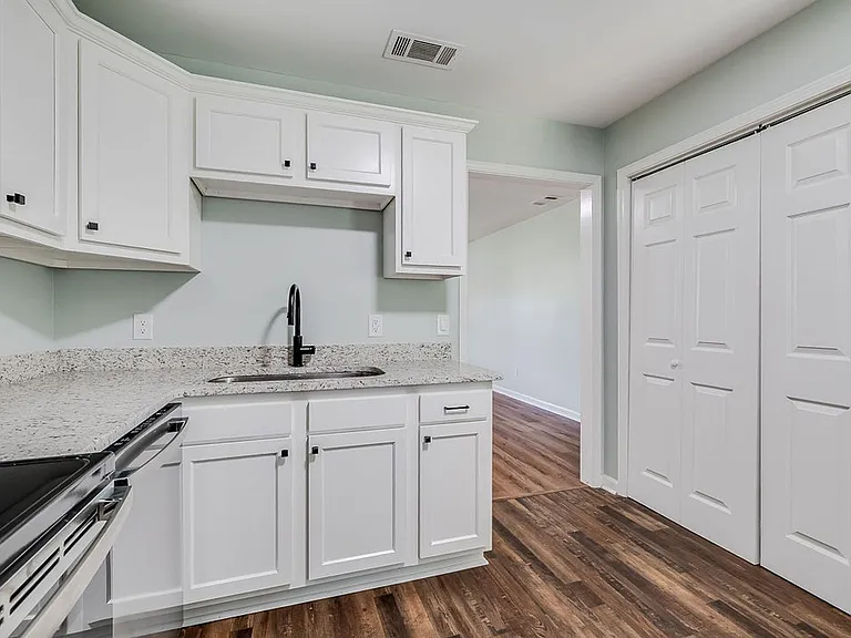 803 Ash Street Ext #B — Photo 11