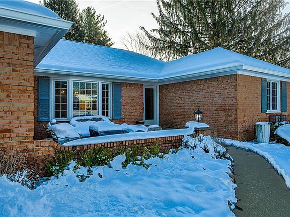 2nd image of 727 Fernwood Ct