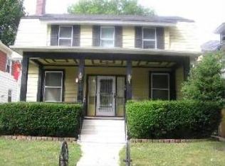 832 N County St, Waukegan, IL 60085