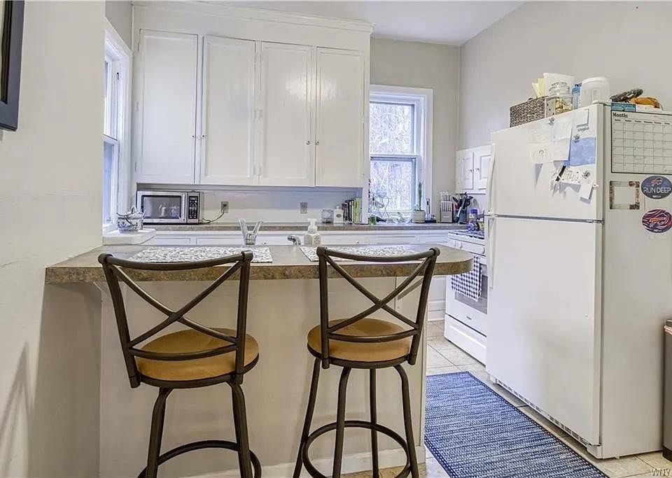 1st image of 452 Richmond Ave #2REAR