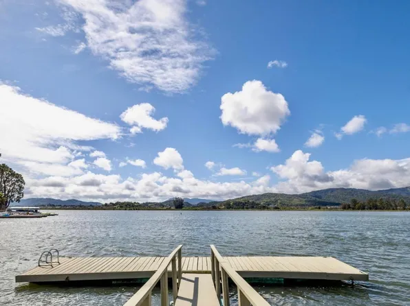 86 Del Oro Lagoon N, Novato, CA 94949