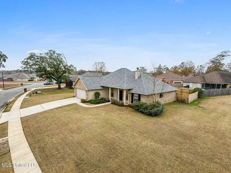 13636 Hidden Oaks Dr — Photo 5