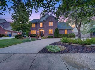 432 E Canford Park, Canton, MI 48187