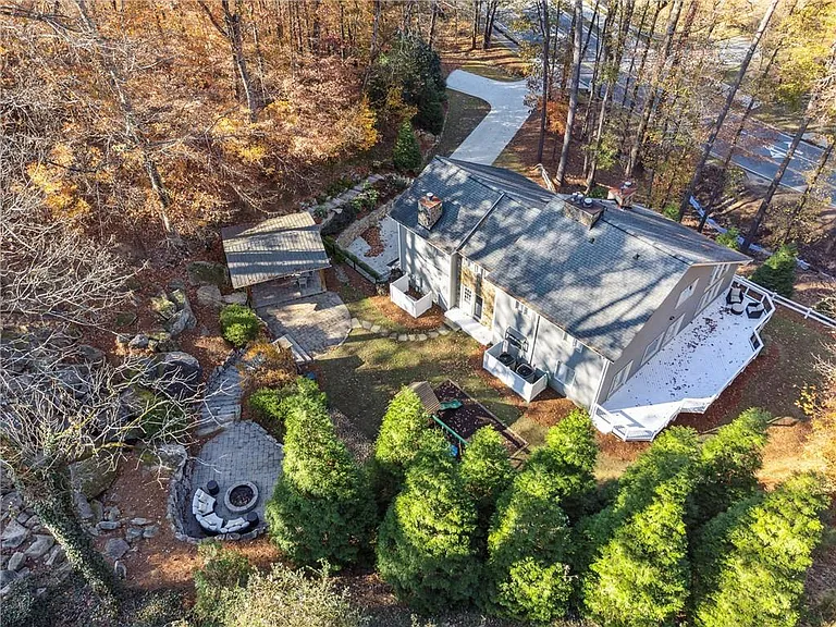 6895 Riverside Dr — Photo 45