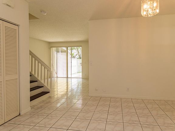 3rd image of 16881 SW 1st Mnr