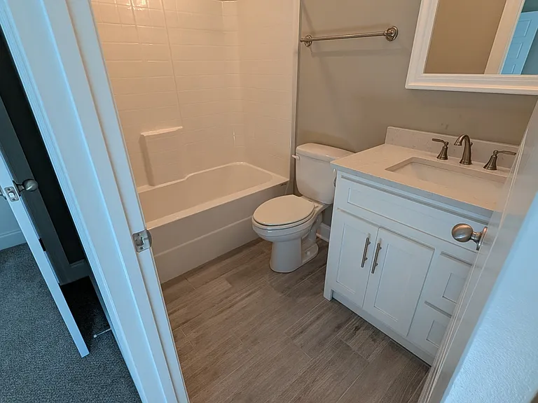 555 Gresham Ln #4A — Photo 12