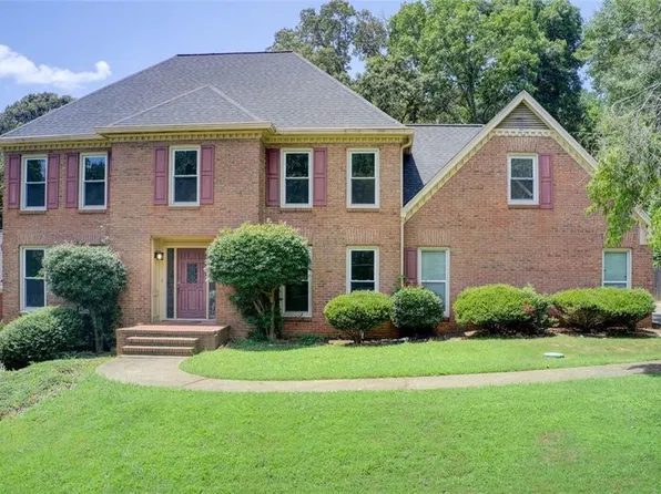 5172 Charlemagne Way SW, Lilburn, GA 30047