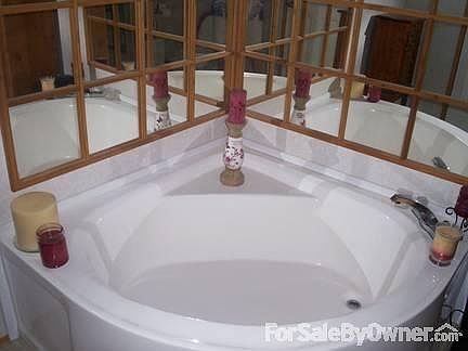 5th image of 326 Powderhorn Dr