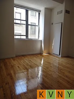 Rented by KVNY Soho | media 6