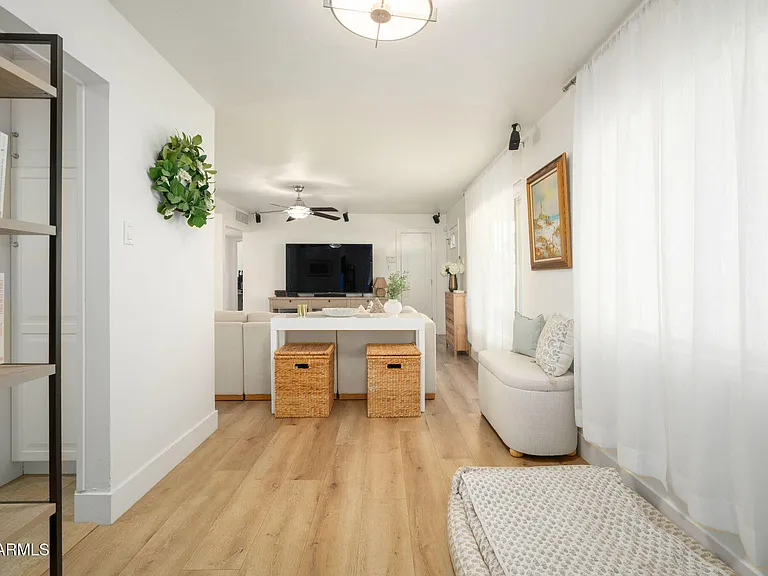 4813 E Fairmount Ave — Photo 23