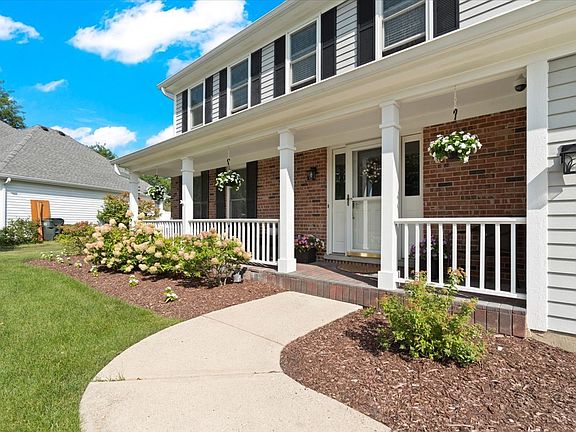 3rd image of 316 Yorkshire Dr