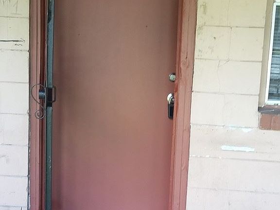 2nd image of 1185 W 22nd St APT 1