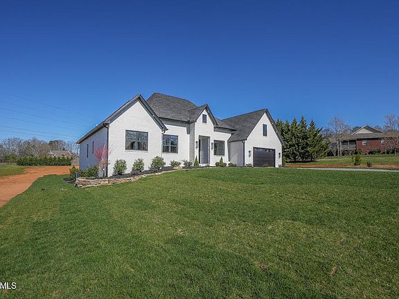 4th image of 3061 S Hampton Way