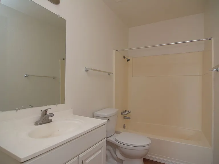 1852 S Norris Ave — Photo 4