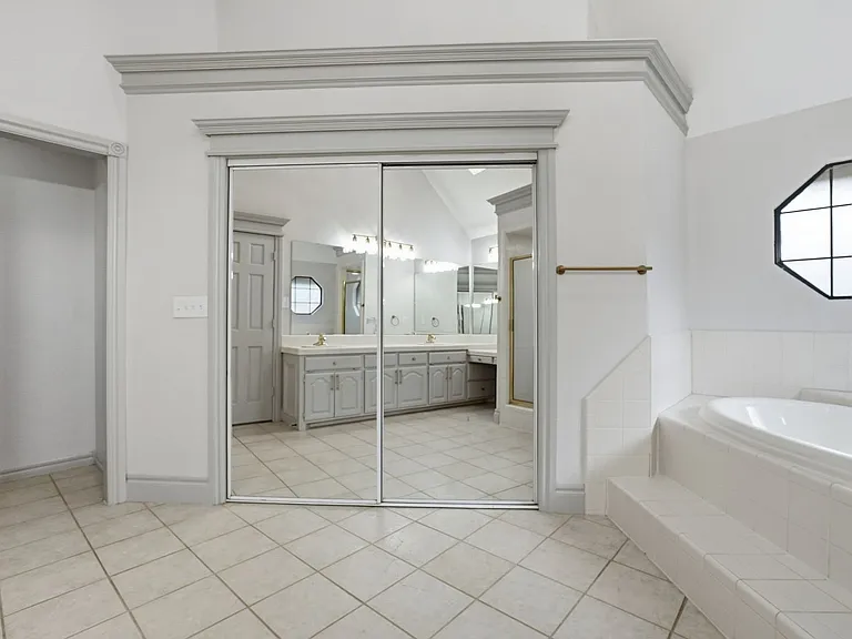 3102 NE Heritage Dr — Photo 34