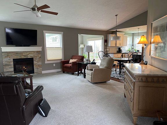 3rd image of 6348 W Canterbury Dr NE
