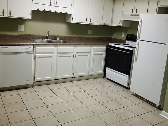 5th image of 801 Teaberry Ln APT E