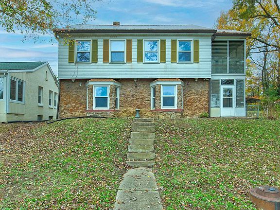 2nd image of 232 Fernwood Dr