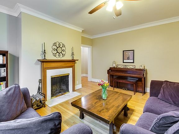 3rd image of 5529 S Blackstone Ave APT 2W