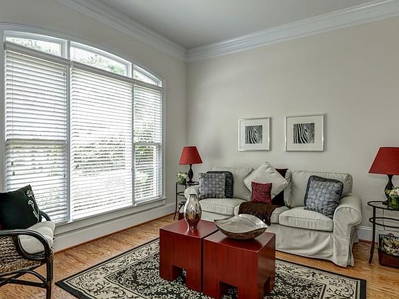 3rd image of 2354 Briarcliff Cmns