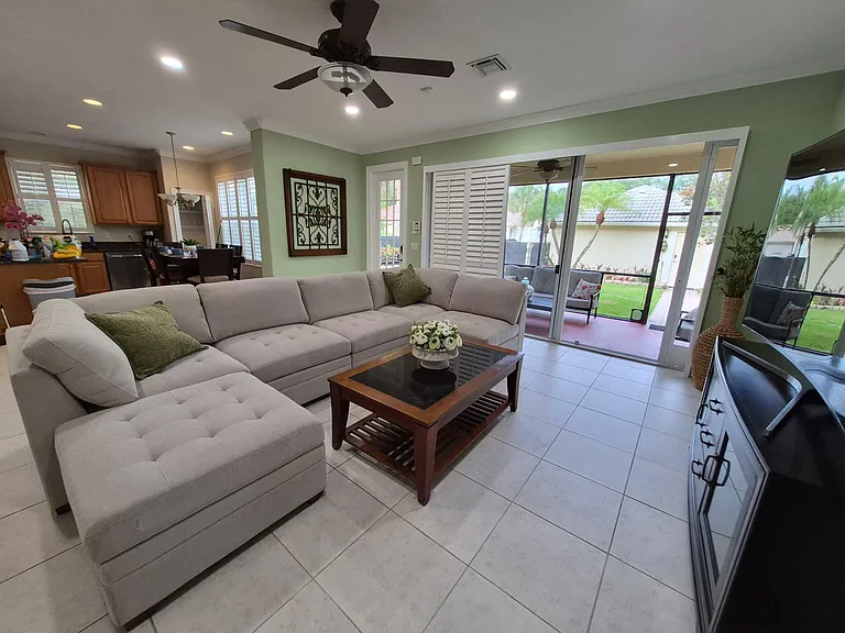 8212 Calterra Dr — Photo 2