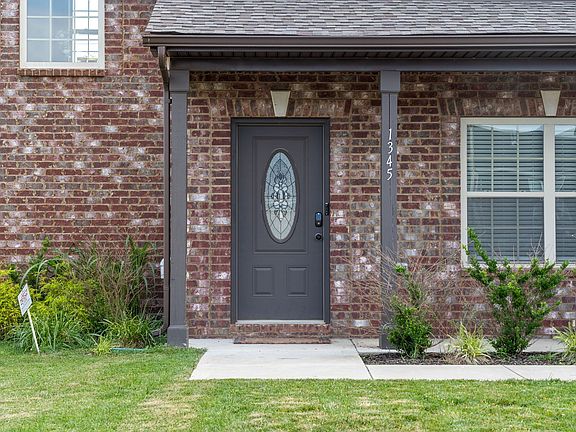 4th image of 1345 Millet Dr