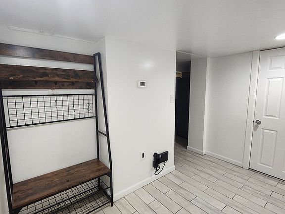 4th image of 114-116 Loomis Ave #B