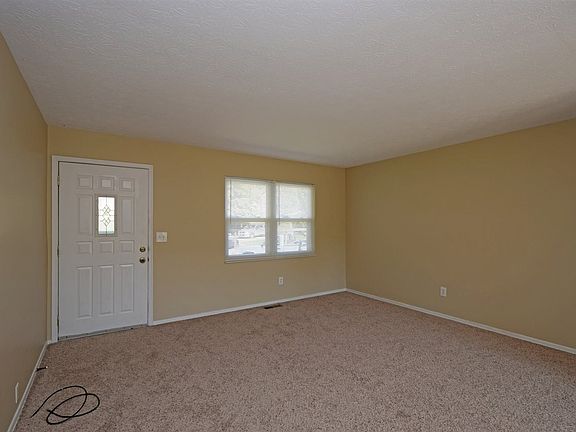 5th image of 3516 Haywood Cir