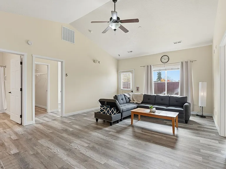 1182 W Kyler Ave — Photo 6