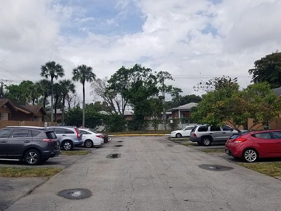 4th image of 6777 NW 186th Ter