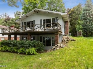 51044 Garrett Rd, Dowagiac, MI 49047