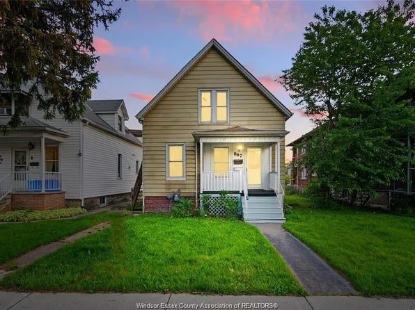 867 Langlois Ave, Windsor, ON N9A 2G9