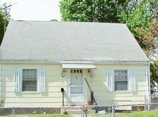 68 Pershing Ave, Seekonk, MA 02771