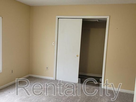 3rd image of 401 Poplar St