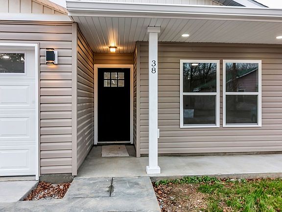 3rd image of 38 Warren St