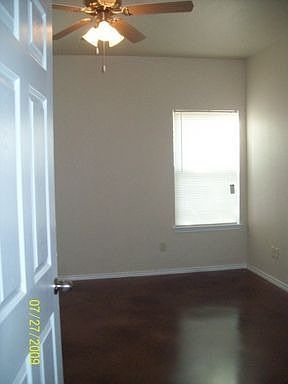 5th image of 236 Anne Louise Dr