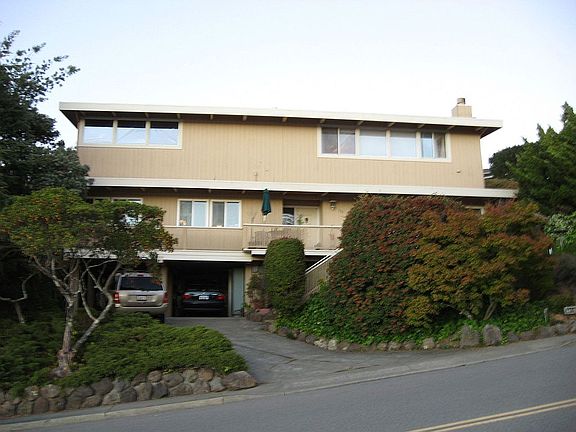 4th image of 135 Stewart Dr