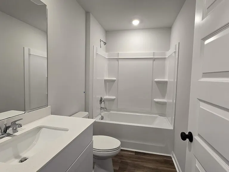 598 Cambria Dr — Photo 8