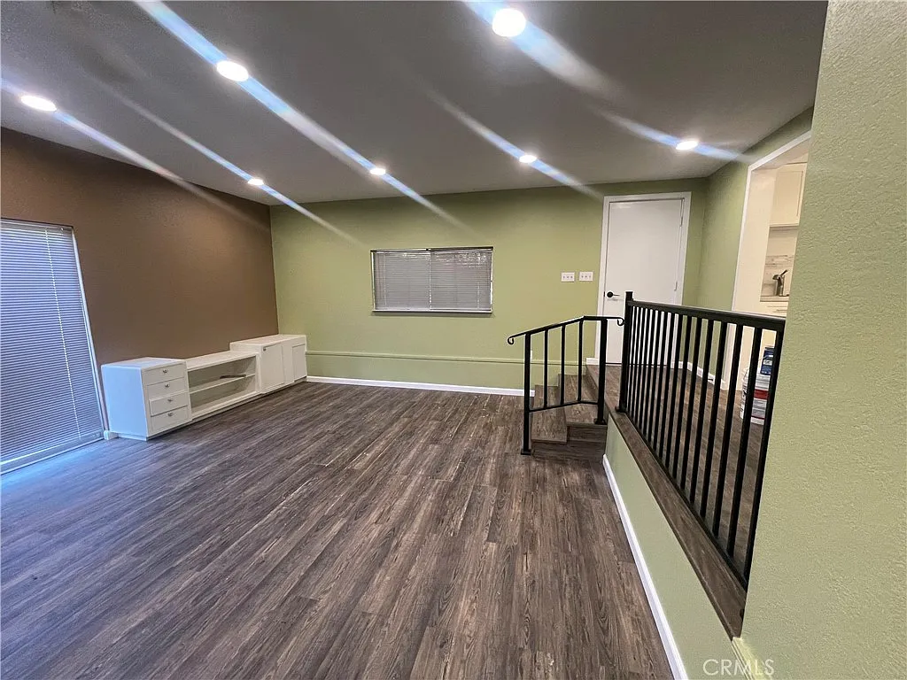 4 bed, 1920 sqft, $3,500 — Photo 2