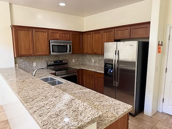 5th image of 4112 N Thurston Ln Ste 101