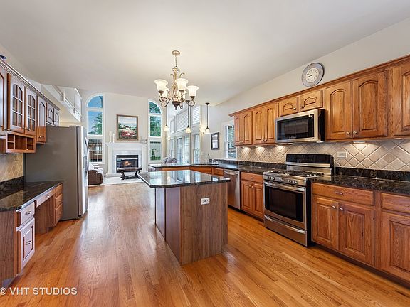 4th image of 179 E Wilmette Ave