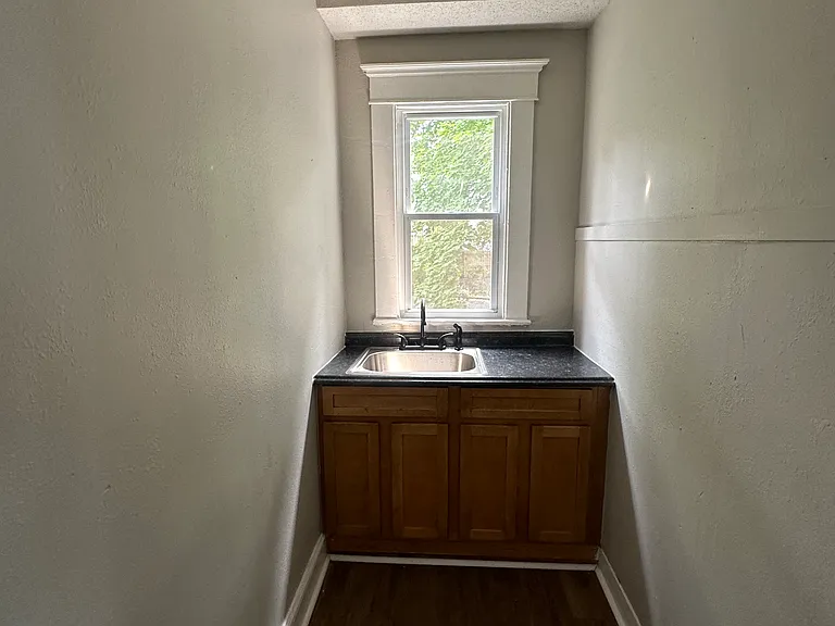 103 Sheffield Ave #2 — Photo 6