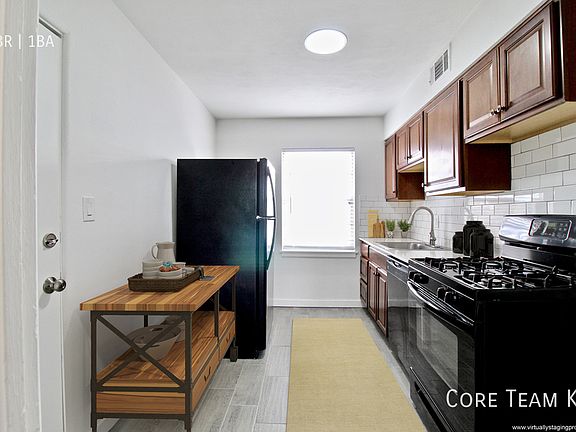 3rd image of 1015 W 41st Pl #1028-3