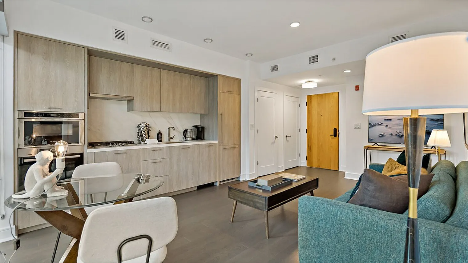 1 bed, 1.0 bath, $5,752 — Photo 4