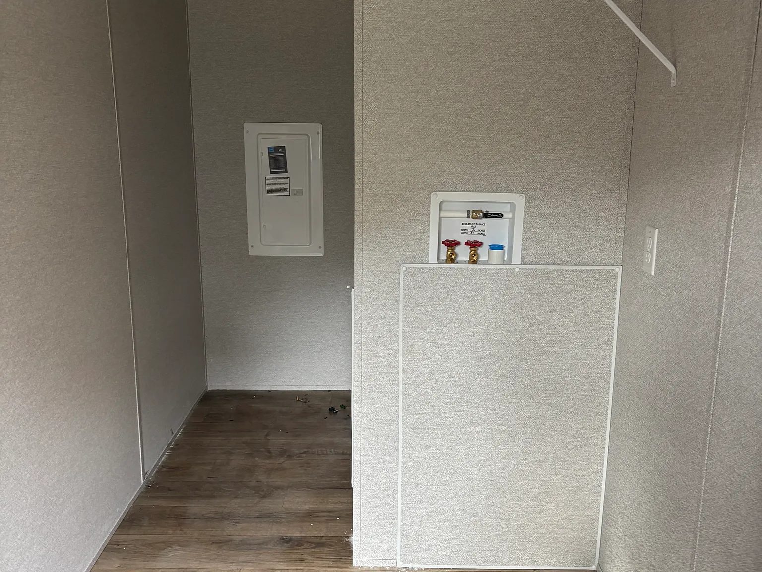 3 bed, 1100 sqft, $1,800 — Photo 2